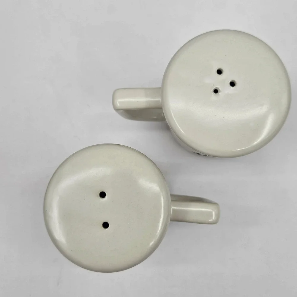 Bee Salt Pepper Shakers Set Ceramic Mug Style Kitchen‎ Decor Gift